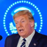 Трамп подтрунивает над переговорами с Ираном на следующей неделе, заявляя, что ядерная программа отброшена “на десятилетия назад”