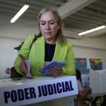 Низкая явка избирателей свидетельствует об уникальном для Мексики голосовании за судей, прошедшем в тени преступности