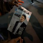В кандидата в президенты Колумбии стреляли трижды; 15-летний подозреваемый в нападении задержан