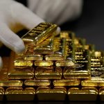 Цены на золото достигли месячного максимума, поскольку напряженность на Ближнем Востоке стимулирует спрос на безопасные активы