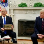Нападая на Иран, Израиль нагло бросает вызов 

‘человек мира’ Трамп