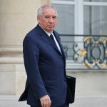 План премьер-министра Франции отменить два праздничных дня вызывает возмущение