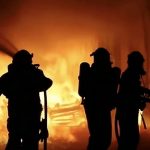 ОАЭ: на фабрике в Рас-эль-Хайме вспыхнул пожар; власти на месте