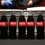 Coca-Cola планирует создать альтернативу тростниковому сахару в США после давления Трампа