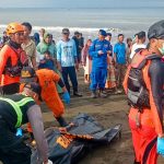 4 человека погибли, 30 пропали без вести после того, как паром затонул на пути к индонезийскому острову Бали