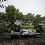 Наводнение в Техасе: число погибших возросло по меньшей мере до 43 человек; поиски пропавших девочек продолжаются