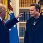 Трамп заявил, что “рассмотрит” возможность депортации Илона Маска