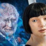 Робот-гуманоид говорит, что не стремится “заменить людей-художников”.