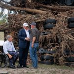 Трамп выразил шок в связи с ущербом от наводнения в Техасе: “Никогда не видел ничего подобного”.