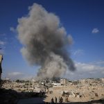 Израиль усиливает бомбардировку города Газа, погибли 16 человек, сообщают медики