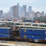 Почти 90 почтовых операторов приостанавливают предоставление услуг в США из-за тарифов, сообщает ООН