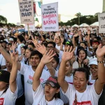 Филиппины: Тысячи протестующих против взяточничества второй день выходят на улицы Манилы