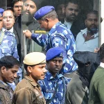 Индия: Обвиняемый в подрыве автомобиля в Нью-Дели предстал перед судом