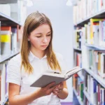 Слово “Парасоциальный” вошло в Кембриджский словарь в 2025 году