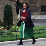 Шабана Махмуд, министр труда Великобритании, придерживающийся жесткой линии в отношении миграции