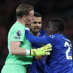 “Мне нравится, когда мои игроки сражаются друг с другом”, – говорит Мойес после того, как Гуйе покраснел