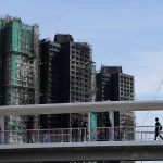 Пожарная сигнализация в охваченных пламенем зданиях Гонконга “работала со сбоями”