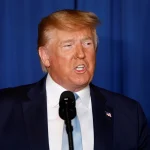 Трамп заявил, что воздушное пространство Венесуэлы следует считать “полностью закрытым”.