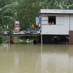 Супертайфун “Фунг-Вонг”, рейтинг которого был понижен до тропического шторма, возвращается на Филиппины