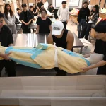 Смерть становится растущим бизнесом в стареющей, одинокой Южной Корее